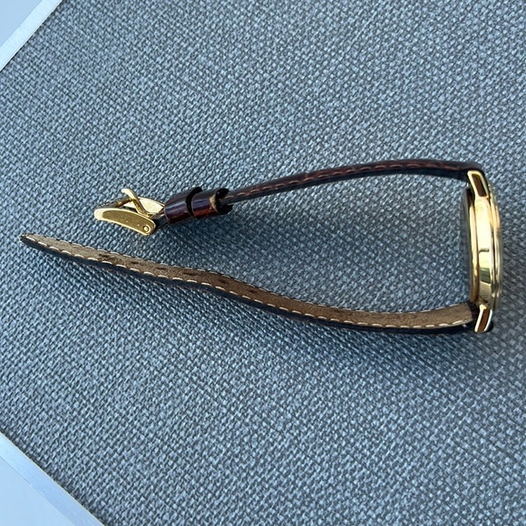 Authentic Gucci Vintage 1990βs Green/Red Web Brown Leather DialWatch/new-battery - Picture 10 of 16